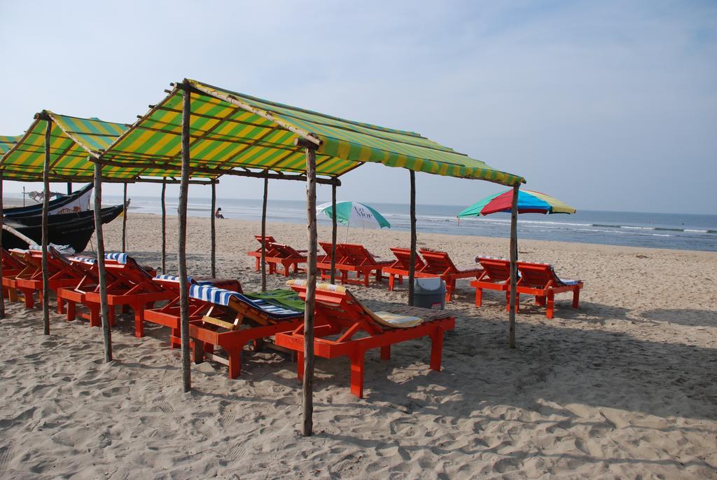 Molly'S Nest Hotel Мандрем Екстериор снимка