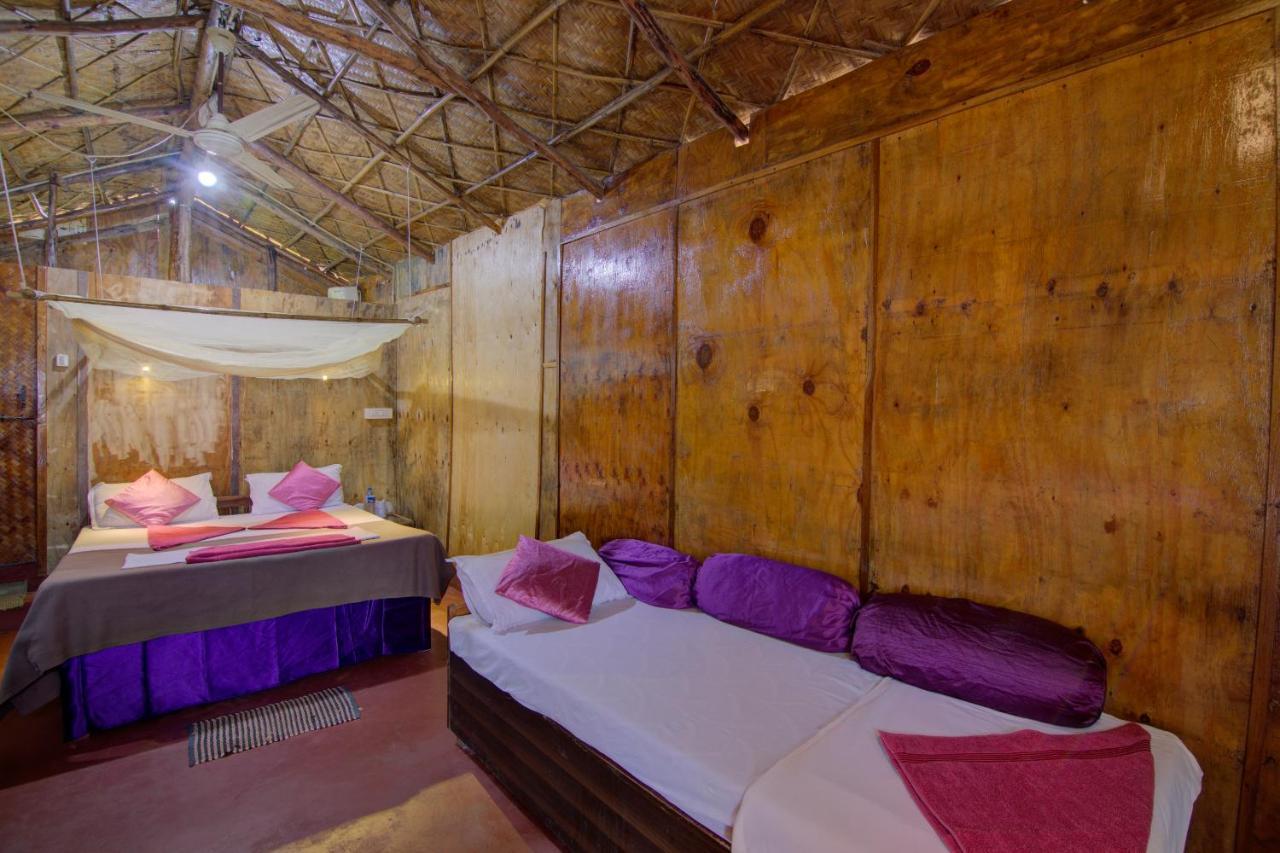Molly'S Nest Hotel Мандрем Екстериор снимка