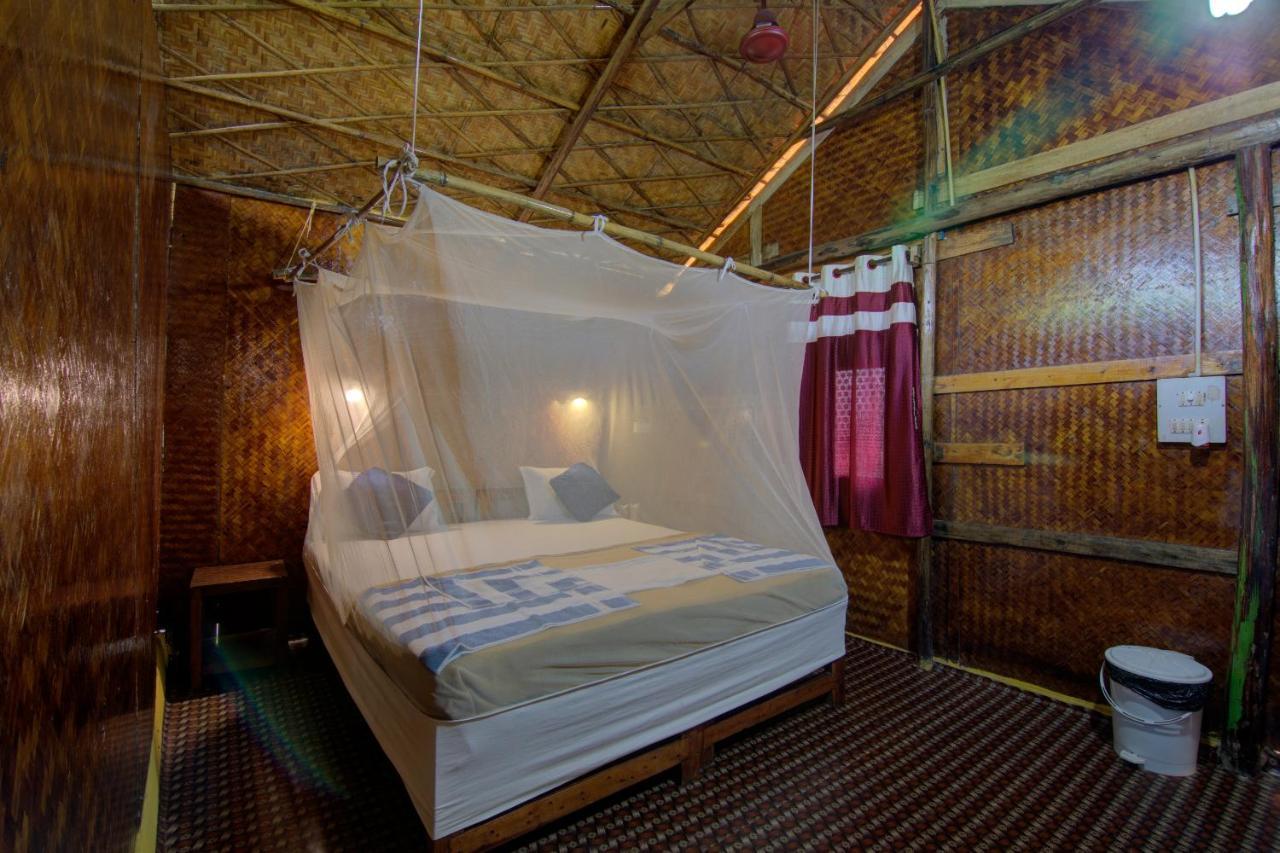 Molly'S Nest Hotel Мандрем Екстериор снимка