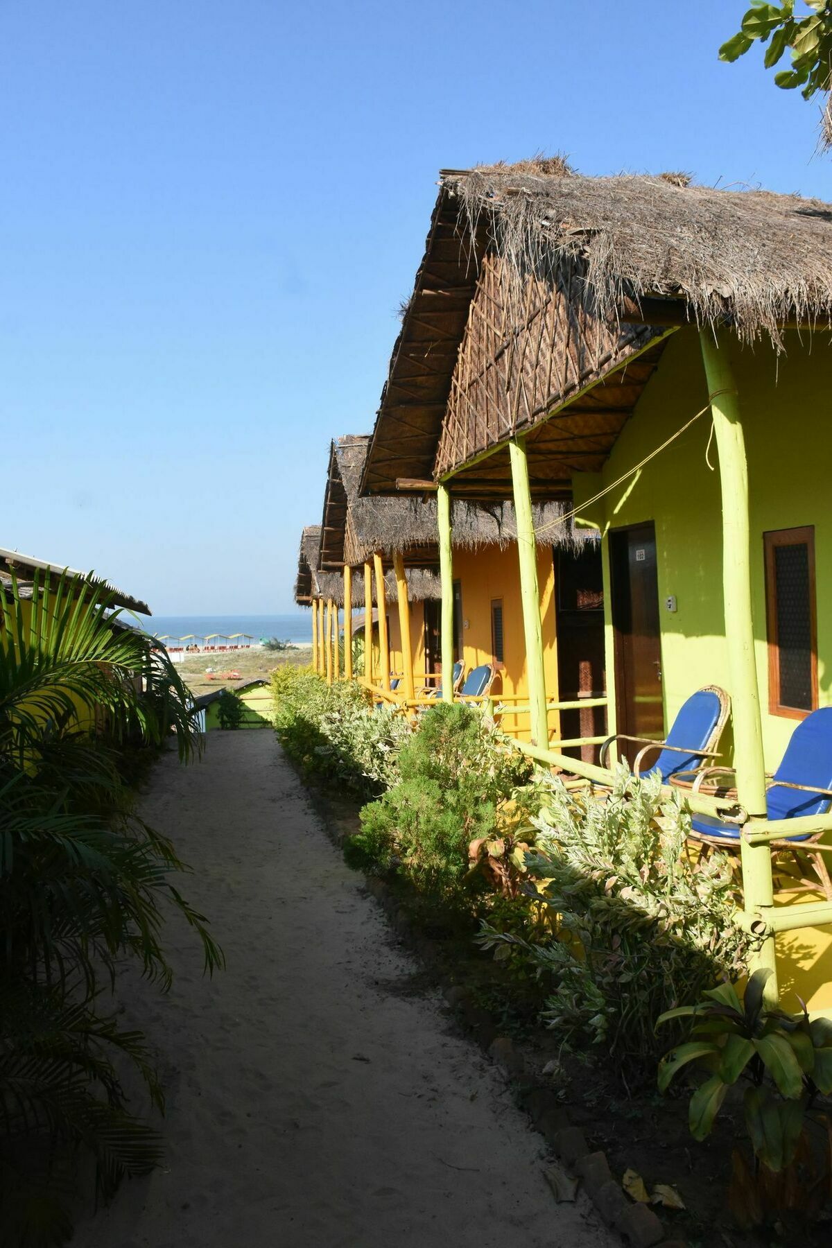 Molly'S Nest Hotel Мандрем Екстериор снимка